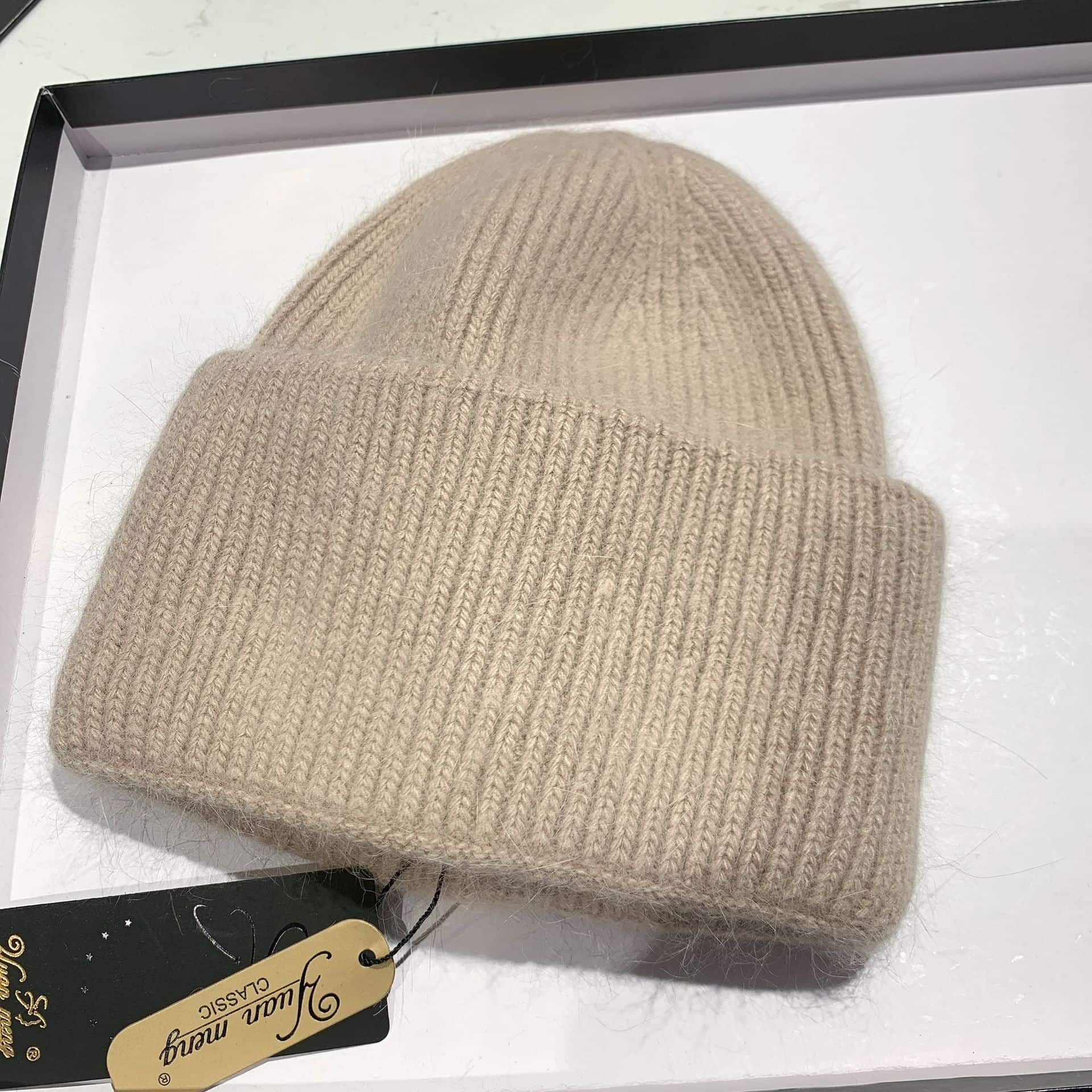 H00006 Bonnet tricoté pour femmes en cheveux de lapin en hiver