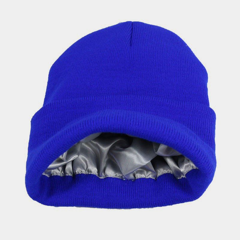 H00023 Bonnet tricoté pour adulte de couleur unie avec doublure en satin