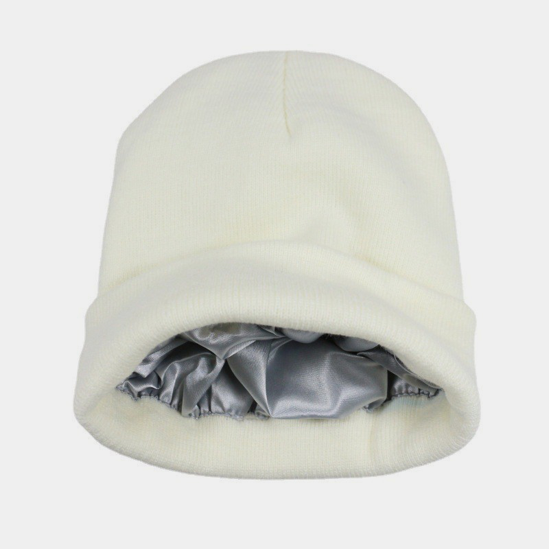 H00023 Bonnet tricoté pour adulte de couleur unie avec doublure en satin