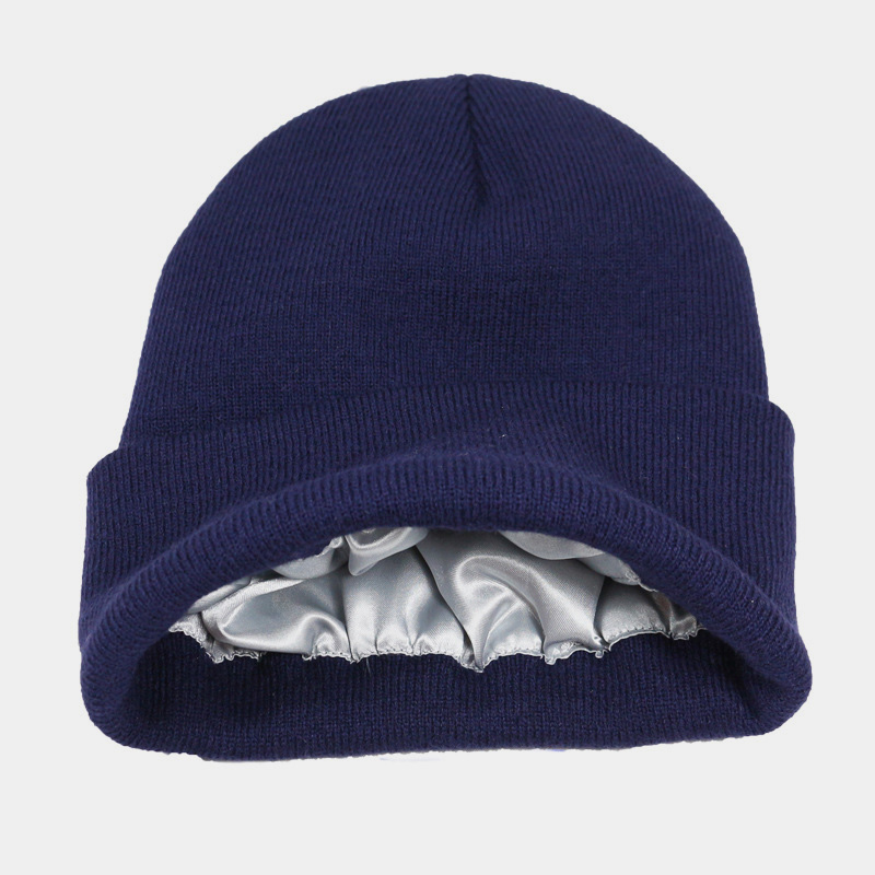 H00023 Bonnet tricoté pour adulte de couleur unie avec doublure en satin