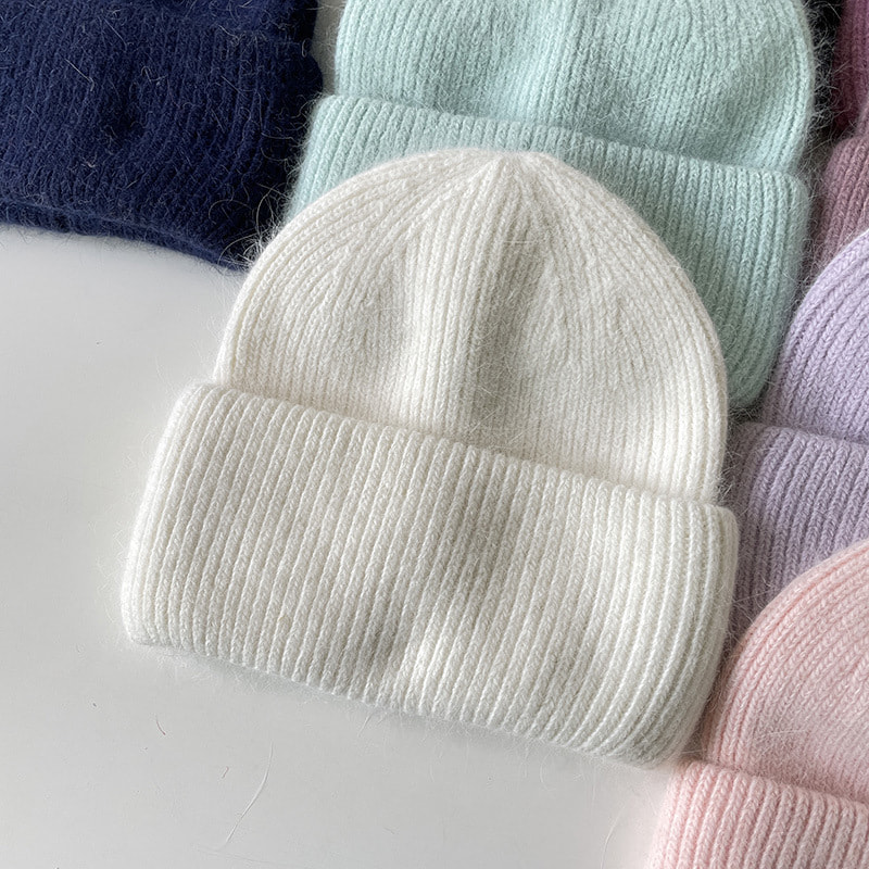 H00045 Bonnet tricoté chaud pour femmes en laine de lapin angolais