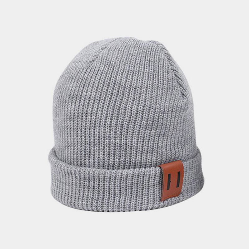 H00044 Bonnet tricoté parent-enfant avec étiquette en cuir à fines rayures