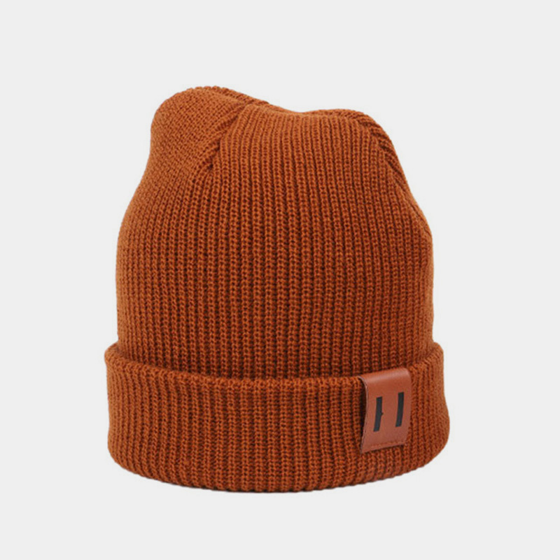 H00044 Bonnet tricoté parent-enfant avec étiquette en cuir à fines rayures