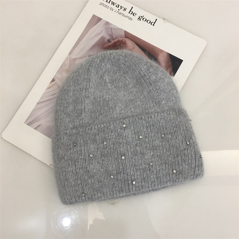 H00047 Bonnet tricoté en angora incrusté de diamants