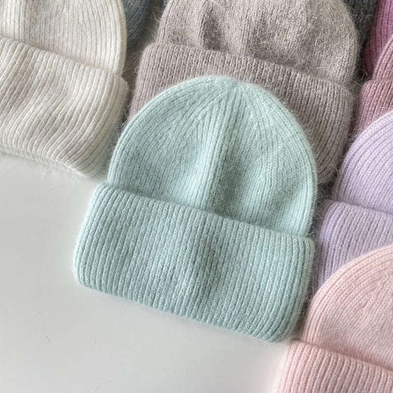 H00045 Bonnet tricoté chaud pour femmes en laine de lapin angolais