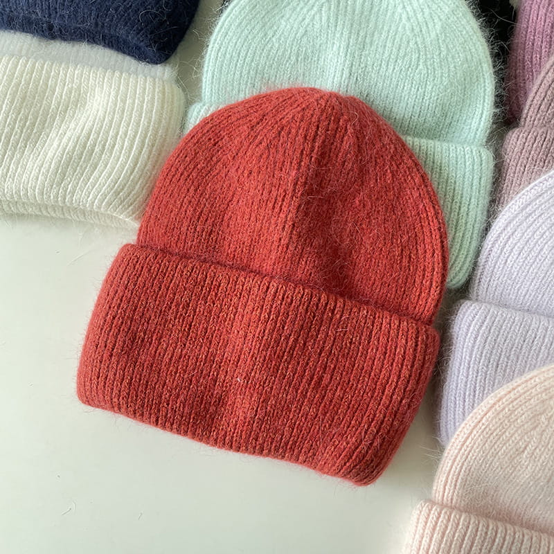 H00045 Bonnet tricoté chaud pour femmes en laine de lapin angolais