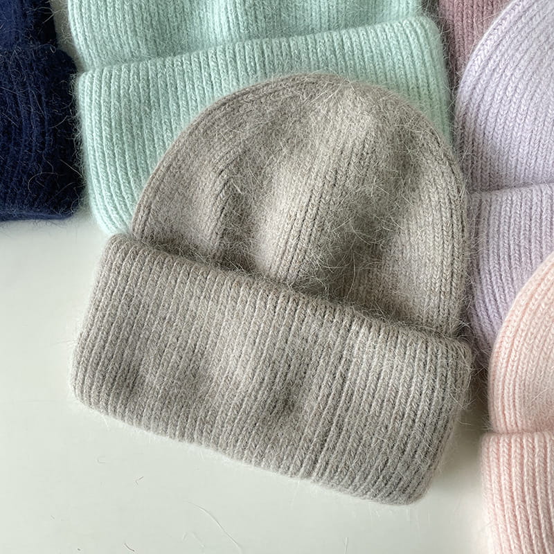 H00045 Bonnet tricoté chaud pour femmes en laine de lapin angolais