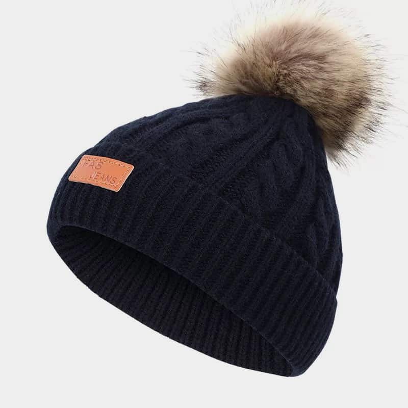 H00077 Bonnet tricoté torsadé pour enfant avec étiquette en cuir