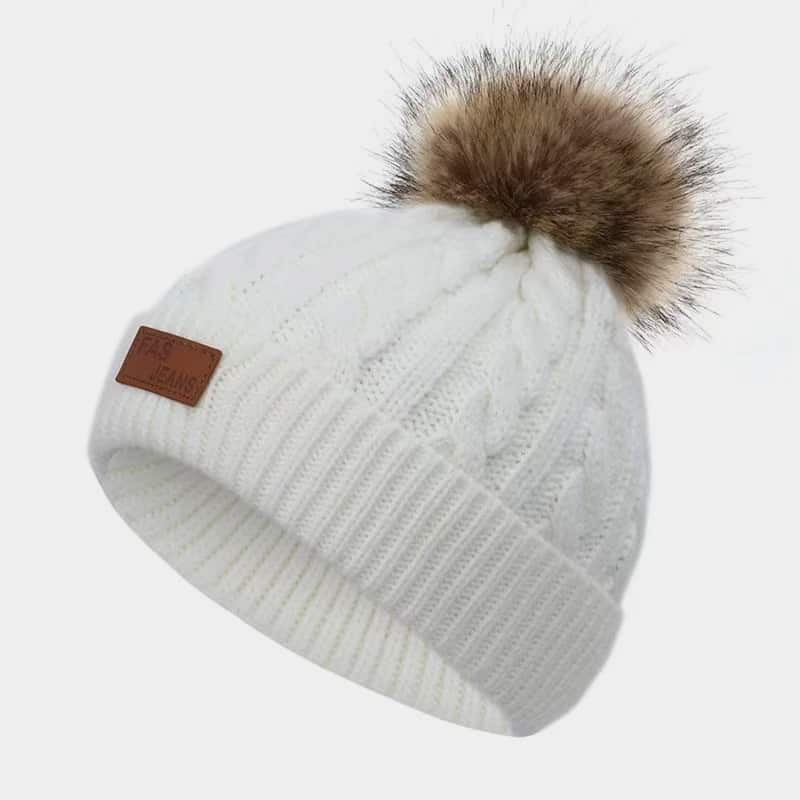 H00077 Bonnet tricoté torsadé pour enfant avec étiquette en cuir