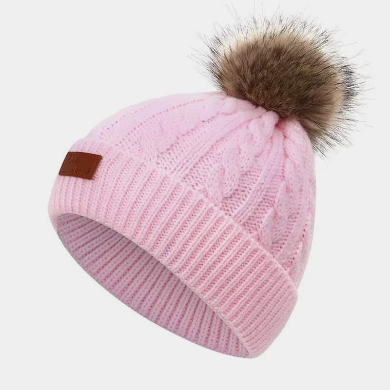 H00077 Bonnet tricoté torsadé pour enfant avec étiquette en cuir