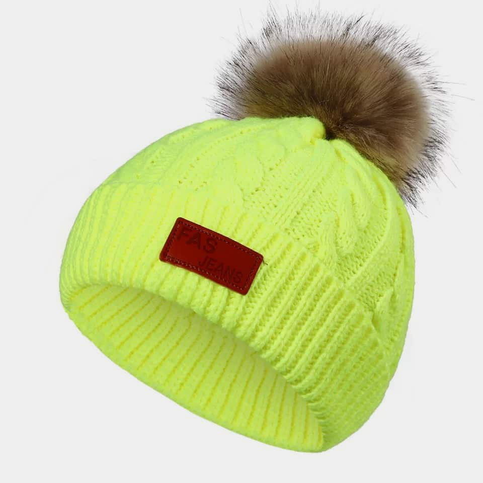 H00077 Bonnet tricoté torsadé pour enfant avec étiquette en cuir